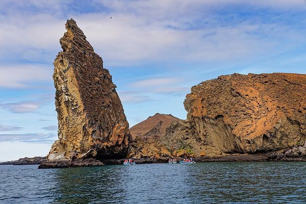 Jones, Adam 아티스트의 Pinnacle Rock-Bartholomew Island-Galapagos Islands-Ecuador작품입니다.